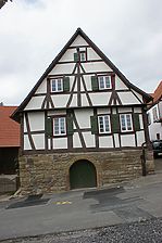 Straßenfassade (Ostgiebel) (2011) / Fachwerkhaus in 75417 Lienzingen