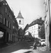 Straßenansicht in Staufen, im Hintergrund der Turm der katholischen Pfarrkirche St. Martin (1965) / Kath. Pfarrkirche St. Martin, Kirchturm in 79219 Staufen Straßenansicht in Staufen, im Hintergrund der Turm der katholischen Pfarrkirche St. Martin (1965) / Kath. Pfarrkirche St. Martin, Kirchturm in 79219 Staufen