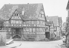 Blick auf die nordöstliche Hausecke (um 1965) / Fachwerkhaus in 76703 Münzesheim