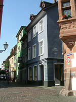Universitätsstraße Ecke Rathausgasse, Ansicht gegen Süd-Südwest / sog. ehemaliges "Ratsstüble" Baukomplex Universitätsstraße 2-6/Rathausgasse 16 in 79098 Freiburg, Altstadt (02.06.2008 - Baukern (Löbbecke)) Universitätsstraße Ecke Rathausgasse, Ansicht gegen Süd-Südwest / sog. ehemaliges "Ratsstüble" Baukomplex Universitätsstraße 2-6/Rathausgasse 16 in 79098 Freiburg, Altstadt (02.06.2008 - Baukern (Löbbecke))
