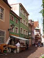 Straßenfassaden Haus A-C (von li. nach re.), Ansicht gegen Norden / Haus „Zum Langen Spieß“ (Haus A) in 79098 Freiburg, Altstadt (Baukern (Löbbecke))