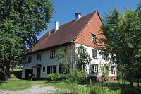 Nordwestseite und Südwestgiebel. / Wohnhaus in 88682 Salem-Neufrach (28.05.2015) Nordwestseite und Südwestgiebel. / Wohnhaus in 88682 Salem-Neufrach (28.05.2015)