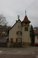 Benachbarter Uhrturm / Wohnhaus in 79410 Badenweiler-Lipburg (05.01.2009 - Burghard Lohrum)