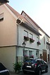 Ansicht von Nordost, von der Hauptstraße zurückgesetzt. / Wohnhaus in 74354 Besigheim (26.07.2016 - M. Haußmann) Ansicht von Nordost, von der Hauptstraße zurückgesetzt. / Wohnhaus in 74354 Besigheim (26.07.2016 - M. Haußmann)