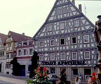 Südeite mit Westlichem Anbau (ehemals Gebäude 147)  / Wohnhaus, Gasthaus (Apotheke) in 74354 Besigheim (M.Haußmann)