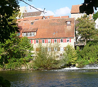 Ansicht von Westen / Obere Enzmühle, heute Wohnhaus in 74354 Besigheim (12.10.2016 - M. Haußmann)