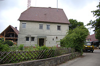 Ehemaliges Schulhaus in 74547 Untermünkheim, Übrigshausen (01.06.2007 - Gerd schäfer)