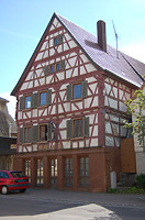 Nordwestansicht vor der Insatndsetzung. / ehemaliges Gasthaus zum Lamm in 74229 Oedheim (28.08.2012)