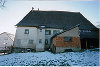 Ansicht von Nordwesten. Hier ist der Aborterker zu sehen, der in neueren Materialien wohl auch erst im 20. Jh. entstanden ist. / Wohnhaus in 72401 Haigerloch-Gruol (Armin Seidel) Ansicht von Nordwesten. Hier ist der Aborterker zu sehen, der in neueren Materialien wohl auch erst im 20. Jh. entstanden ist. / Wohnhaus in 72401 Haigerloch-Gruol (Armin Seidel)