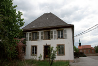 Westansicht Haupthaus / Haupthaus und Ökonomiegebäude mit Backhaus in 77866 Rheinau, Rheinbischofsheim (Winterfuchs)