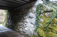 Ansicht der Nordwand, östlicher Bereich mit Betonbalkenabschluss / Eisenbahnüberführung Lindendobel in 78132 Hornberg, Linden(Hahnen)dobel (2024 - Elke Nagel, strebewerk. Architekten GmbH) Ansicht der Nordwand, östlicher Bereich mit Betonbalkenabschluss / Eisenbahnüberführung Lindendobel in 78132 Hornberg, Linden(Hahnen)dobel (2024 - Elke Nagel, strebewerk. Architekten GmbH)