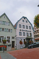 Ansicht von Südwest, vom Rathausplatz. / Gasthaus „Löwen“ in 71522 Backnang (Armin Seidel)