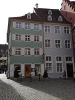 Nordfassade / "Haus zur roten Schär" in 79098 Freiburg, Altstadt (Bildarchiv Freiburg, Landesamt für Denkmalpflege)