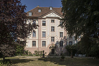 Südfassade / Schloss Munzingen in 79112 Freiburg, Munzingen (Bildarchiv Freiburg, Landesamt für Denkmalpflege) Südfassade / Schloss Munzingen in 79112 Freiburg, Munzingen (Bildarchiv Freiburg, Landesamt für Denkmalpflege)