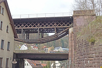 "Fischbauchbrücke" über die Stuttgarter Straße in Calw / Württembergische Schwarzwaldbahn in  keine genauere Zuordnung (09.04.2018 - wifu)