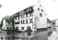Nordwestansicht / Baukomplex "Gasthaus Adler", hinterer Gebäudeabschnitt in 79787 Oberlauchringen (Bildarchiv Freiburg, Landesamt für Denkmalpflege) Nordwestansicht / Baukomplex "Gasthaus Adler", hinterer Gebäudeabschnitt in 79787 Oberlauchringen (Bildarchiv Freiburg, Landesamt für Denkmalpflege)