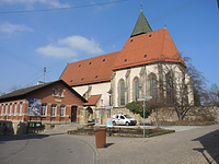 Ansicht der Katharinenkirche von Südosten / Evangelische Pfarrkirche St. Katharina in 71634 Ludwigsburg-Eglosheim (März 2016 - Markus Numberger, Esslingen am Neckar)