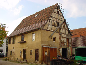 Ansicht von Osten / Wohnhaus, mit abgegangener Scheune und Backhaus in 70794 Filderstadt, Sielmingen ( 16.10.2002  - Tilmann Marstaller)