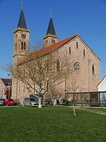 Ansicht Südwest / Evangelische Kirche Unsere Liebe Frau in 75059 Zaisenhausen (06.11.2020 - Aufn. Dorothea Roos) Ansicht Südwest / Evangelische Kirche Unsere Liebe Frau in 75059 Zaisenhausen (06.11.2020 - Aufn. Dorothea Roos)