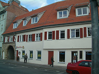 Das Torhaus nach der Sanierung im Jahr 2000 / Torgebäude mit Wohnhaus in 73728 Esslingen am Neckar