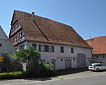 Nordostansicht (Straßenansicht) / Einfirsthof in 73275 Ohmden (04.08.2022 - strebewerk.) Nordostansicht (Straßenansicht) / Einfirsthof in 73275 Ohmden (04.08.2022 - strebewerk.)