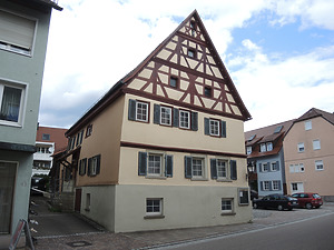Ansicht des Gebäudes von Südwesten / Wohngebäude in 74676 Niedernhall (Markus Numberger, Esslingen)