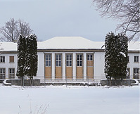 Ansicht des Mittelteils mit Spiesesaal / Offizierscasino in 78166 Donaueschingen (01.2019 - S. King) Ansicht des Mittelteils mit Spiesesaal / Offizierscasino in 78166 Donaueschingen (01.2019 - S. King)