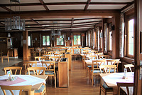 Blick in den Gastraum im Obergeschoss mit historischer Kassettendecke / Gasthaus Linde in 77793 Gutach/Schwarzwaldbahn, Gutach (Schwarzwaldbahn) (8.9.2020 - JaKo Baudenkmalpflege GmbH)