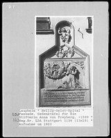 Gedenktafel für die Stifterin Anna von Freyberg an der Fassade
/ Ehem. Hospital zum Heiligen Geist in 88471 Laupheim (um 1920 - LAD Baden-Württemberg, Stuttgart, Quelle: bildindex.de) Gedenktafel für die Stifterin Anna von Freyberg an der Fassade
/ Ehem. Hospital zum Heiligen Geist in 88471 Laupheim (um 1920 - LAD Baden-Württemberg, Stuttgart, Quelle: bildindex.de)