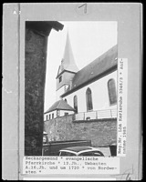 Nordwestansicht / Ev. Kirche St. Ulrich in 69151 Neckargemünd (1985 - LAD Baden-Württemberg, Außenstelle Karlsruhe, Quelle: bildindex.)