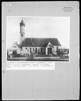 Südansicht / Kath. Kapelle St. Leonhard in 88471 Laupheim (um 1900 - LAD Baden-Württemberg, Stuttgart, Quelle: bildindex.de) Südansicht / Kath. Kapelle St. Leonhard in 88471 Laupheim (um 1900 - LAD Baden-Württemberg, Stuttgart, Quelle: bildindex.de)