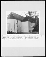 Ansicht von Nordosten / Kath. Kapelle St. Leonhard in 88471 Laupheim (1960 - LAD Baden-Württemberg, Außenstelle Tübingen) Ansicht von Nordosten / Kath. Kapelle St. Leonhard in 88471 Laupheim (1960 - LAD Baden-Württemberg, Außenstelle Tübingen)