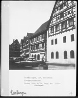Marktplatz 6 (linkes Gebäude im Bild mit traufseitiger Ansicht) / Wohn- und Geschäftshaus in 88499 Riedlingen (1974 - LAD Baden-Württemberg, Außenstelle Tübingen) Marktplatz 6 (linkes Gebäude im Bild mit traufseitiger Ansicht) / Wohn- und Geschäftshaus in 88499 Riedlingen (1974 - LAD Baden-Württemberg, Außenstelle Tübingen)