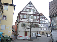 Ansicht des Gebäudes von Osten / Wohn- und Geschäftshaus in 73525 Schwäbisch Gmünd (08.11.2024 - Markus Numberger)