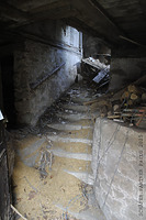 Erdgeschoss; Zugang und Treppe in die Backstube hinter der Haustüre / Ehem. Hof Gronbach in 74549 Wolpertshausen-Hohenberg (22.08.2025 - SCHÄFER.PARTGER PartG Architektur.Städtebau.Denkmalpflege)