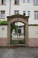 Tor durch die Klostermauer entlang der Klostergasse, Abschnitt Südosten / Nordöstlicher Teil der Klostermauer in 79341 Kenzingen (2017 - Burghard Lohrum)