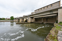 Ansicht von Unterwasser, Felder 1-6 / Staustufe Hessigheim, Straßenbrücke in 74394 Hessigheim (2025 - strebewerk.) Ansicht von Unterwasser, Felder 1-6 / Staustufe Hessigheim, Straßenbrücke in 74394 Hessigheim (2025 - strebewerk.)