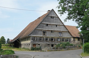 Nach Osten abgerücktes Nebengebäude mit gemauerten Umfassungswänden, Blick von Südwesten / Bauernhaus in 78655 Dunningen (2023 - Stefan King)