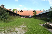 Südansicht Stallgebäude 17a, 17b und 17c / Gestütshof St. Johann, Wohnhaus und Stallungen (abgegangen) in 72813 St. Johann, St. Johann, Gestütshof (2010 - Ackermann und Raff) Südansicht Stallgebäude 17a, 17b und 17c / Gestütshof St. Johann, Wohnhaus und Stallungen (abgegangen) in 72813 St. Johann, St. Johann, Gestütshof (2010 - Ackermann und Raff)