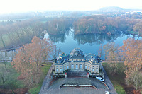 Frontansicht des Schlosses Monrepos mit Blick auf den See / Schlossanlage Monrepos Ludwigsburg in 71534 Ludwigsburg, Eglosheim (06.12.2020 - KB-BM)