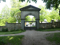 Eingangstor / Friedhofsmauer in 78315 Radolfzell, Radolfzell am Bodensee (2019 - Burghard Lohrum) Eingangstor / Friedhofsmauer in 78315 Radolfzell, Radolfzell am Bodensee (2019 - Burghard Lohrum)