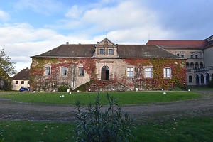 Ansicht Kavalierbau / Neues Schloss Baden-Baden, Dagobertsterasse und Kavaliersbau in 76530 Baden-Baden,  keine genauere Zuordnung (25.10.2022 - KB-BM)