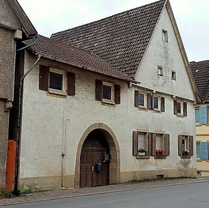 Straßenansicht / Wohn- und Wirtschaftsgebäude in 75031 Eppingen, Richen (2026 - Armin Seidel)