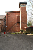 Südfassade / Ehem. Batteurbau, Teil der Weberei und Spinnerei "Leuze" in 73252 Lenningen-Unterlenningen (17.04.2019 - strebewerk.Architekten)