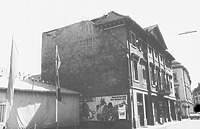 Südfassade (1973) / Wohn- und Geschäftshaus in 76113 Karlsruhe, Innenstadt-West (Bildindex: LAD Baden-Württemberg, Außenstelle Karlsruhe, Microfiche-Scan mi06051g06) Südfassade (1973) / Wohn- und Geschäftshaus in 76113 Karlsruhe, Innenstadt-West (Bildindex: LAD Baden-Württemberg, Außenstelle Karlsruhe, Microfiche-Scan mi06051g06)