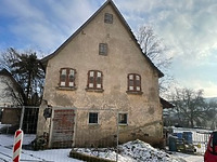 Nordwestliche Giebelansicht / Wohnstallhaus in 74219 Möckmühl-Ruchsen (01.2024 - Lars Schwenzer) Nordwestliche Giebelansicht / Wohnstallhaus in 74219 Möckmühl-Ruchsen (01.2024 - Lars Schwenzer)