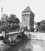 Aufnahme von Norden mit der St. Agnes Brücke (LAD, 1969) / Schelztorturm in 73728 Esslingen am Neckar