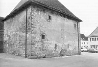 Ansicht von Nordosten vor der Sanierung. Quelle Seidel, Armin, 1994. / Ehem. Zehntscheuer in 72160 Bildechingen Ansicht von Nordosten vor der Sanierung. Quelle Seidel, Armin, 1994. / Ehem. Zehntscheuer in 72160 Bildechingen