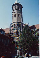 Spätromanischer Chorturm von Süden / Kirche St. Peter und Paul in 74072 Heilbronn