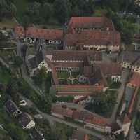 Luftbild von Westen (Läpple, 2008) / Westflügel mit Winter- und Laienrefektorium in 72074 Tübingen-Bebenhausen Luftbild von Westen (Läpple, 2008) / Westflügel mit Winter- und Laienrefektorium in 72074 Tübingen-Bebenhausen